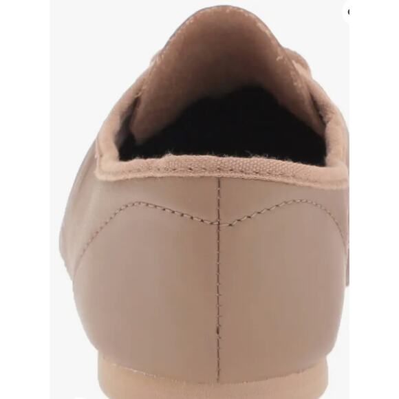 "Capezio Women's Economy Jazz Oxfords Shoe, Tan, Size 4W US". MSRP 45 - Picture 4 of 7